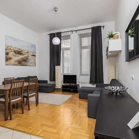 Cosy 1 Bedroom Apartment In Gozsdu Court Budapeşte Dış mekan fotoğraf